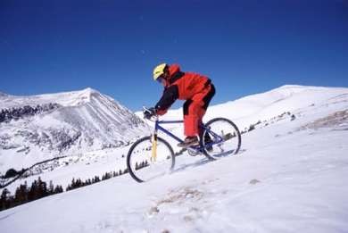 So schützen Sie Ihre Knochen im Schnee